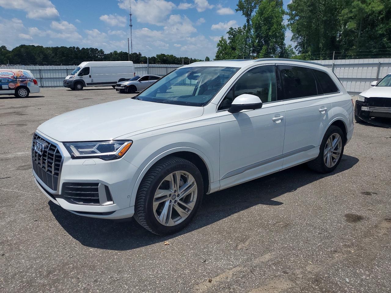 2020 AUDI Q7 quattro Premium Plus — Front 3/4