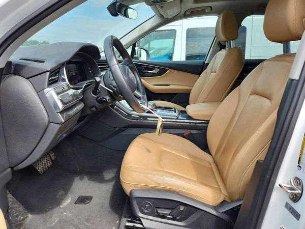 2020 AUDI Q7 quattro Premium Plus — DENT