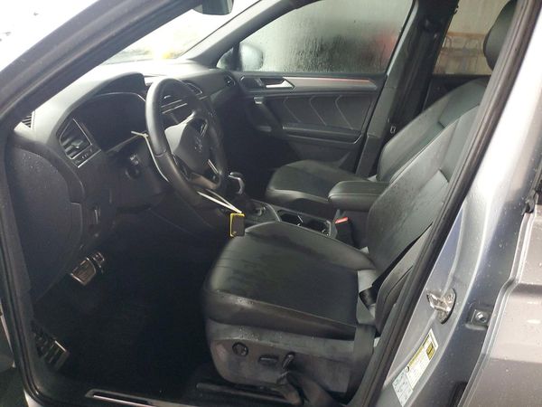 2022 VOLKSWAGEN TIGUAN SE R-Line Black
