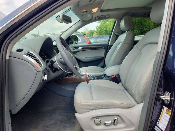 2016 AUDI Q5 quattro Premium Plus — DENT