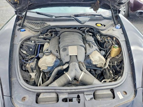 2015 PORSCHE PANAMERA Base (2WD), 4 (4WD) — Engine bay