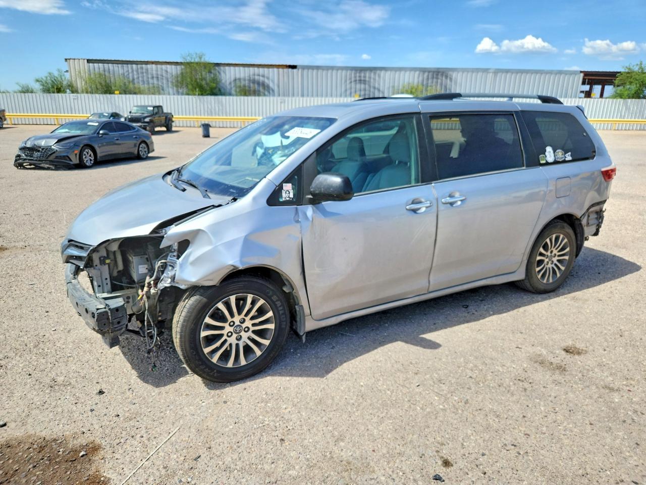 2018 TOYOTA SIENNA