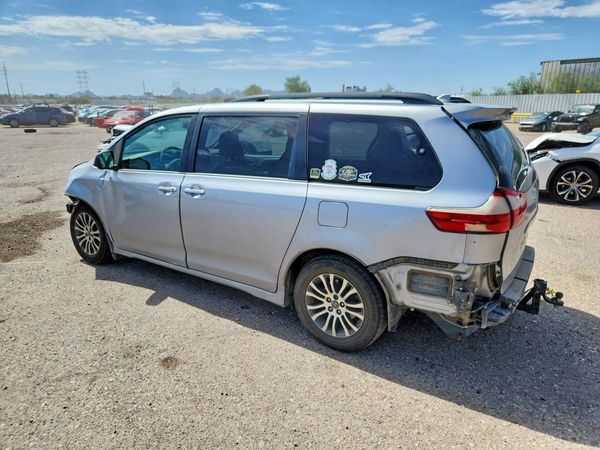 2018 TOYOTA SIENNA