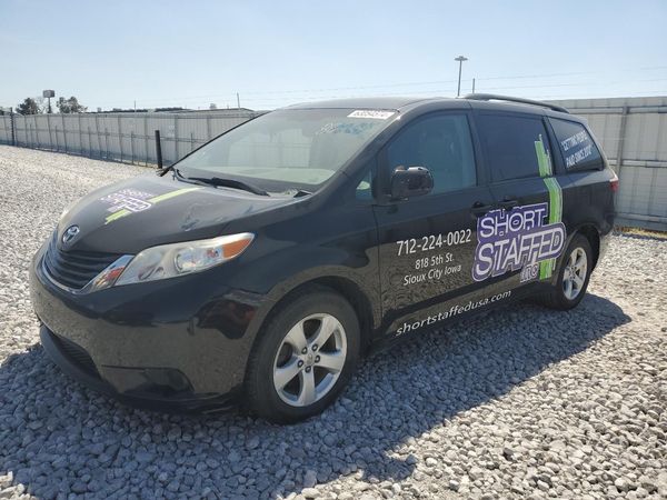 2017 TOYOTA SIENNA LE Mobility/LE