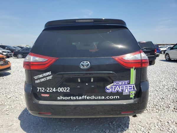 2017 TOYOTA SIENNA LE Mobility/LE