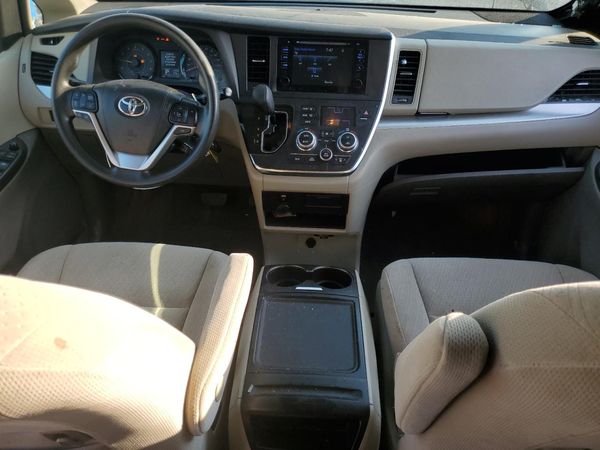 2017 TOYOTA SIENNA LE Mobility/LE