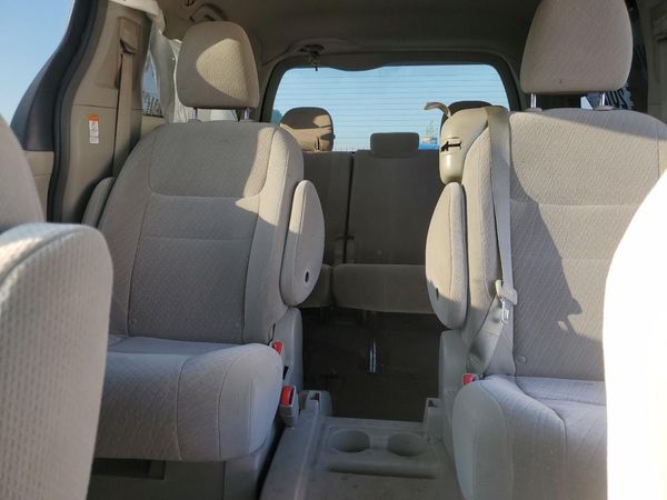 2017 TOYOTA SIENNA LE Mobility/LE