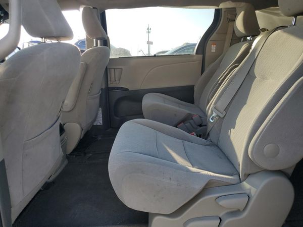 2017 TOYOTA SIENNA LE Mobility/LE