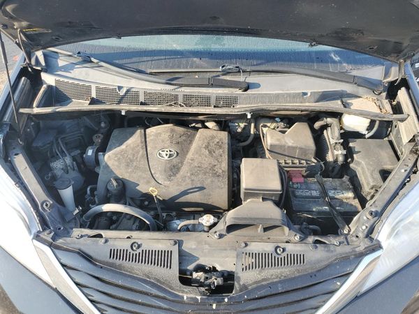 2017 TOYOTA SIENNA LE Mobility/LE