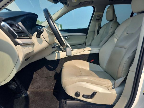 2022 VOLVO XC90 Momentum (excl S60)