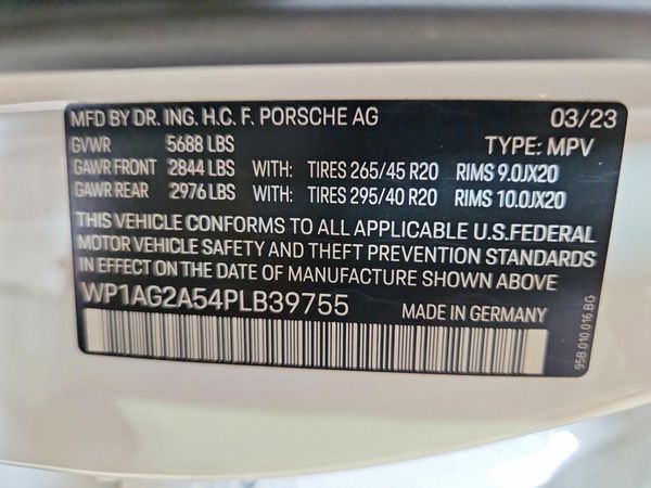 2023 PORSCHE MACAN S