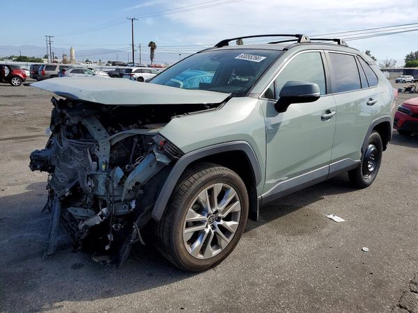 2022 TOYOTA RAV4 XLE Premium