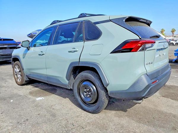 2022 TOYOTA RAV4 XLE Premium