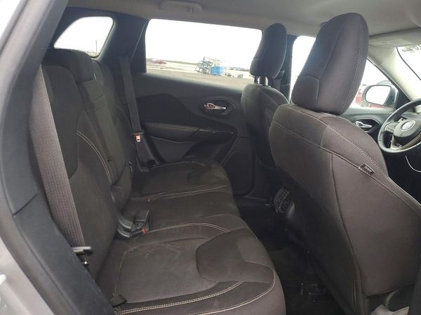 2015 JEEP CHEROKEE LATITUDE 4X4