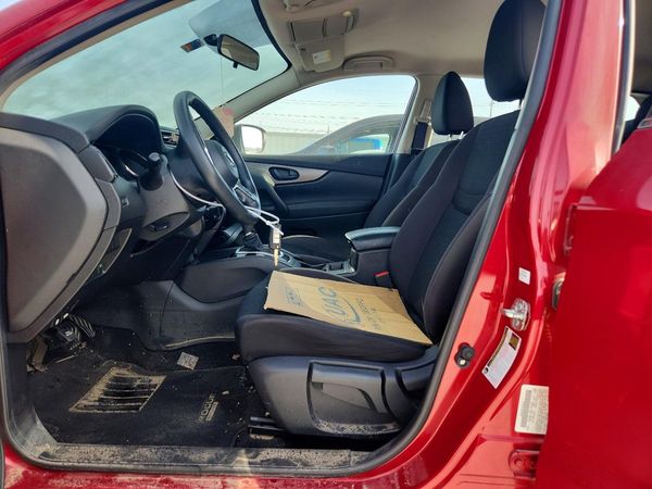 2018 NISSAN ROGUE — DENT