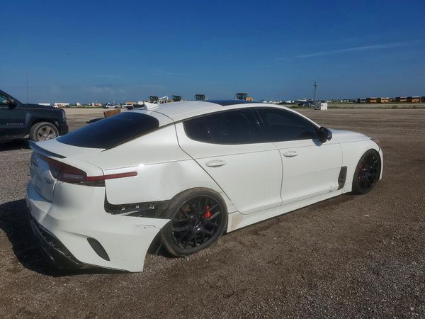 2022 KIA STINGER GT2