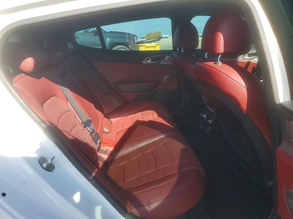 2022 KIA STINGER GT2