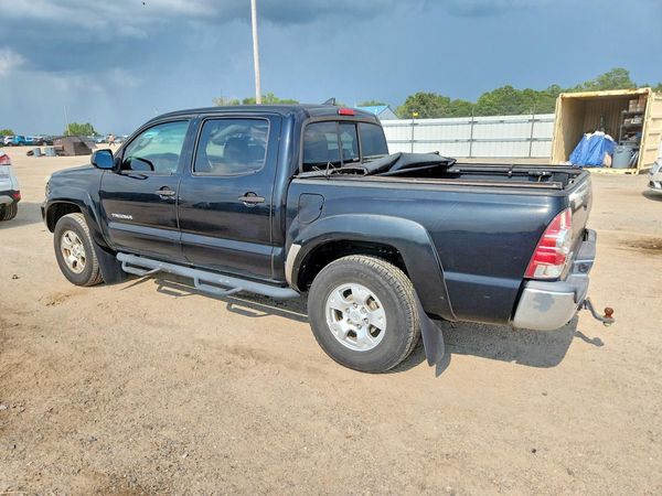2015 TOYOTA TACOMA