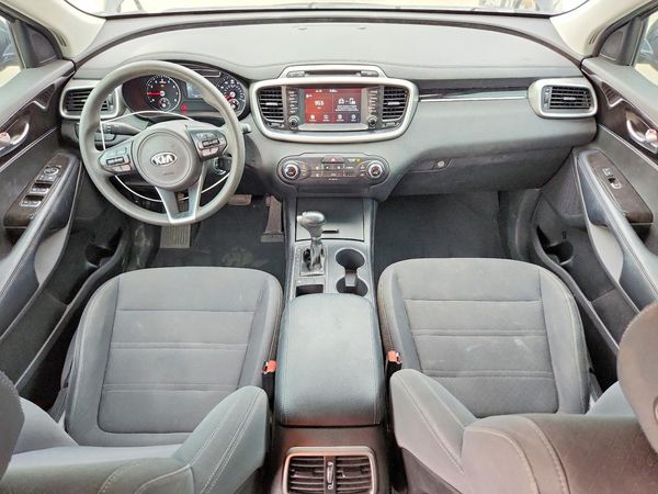 2018 KIA SORENTO L, LX