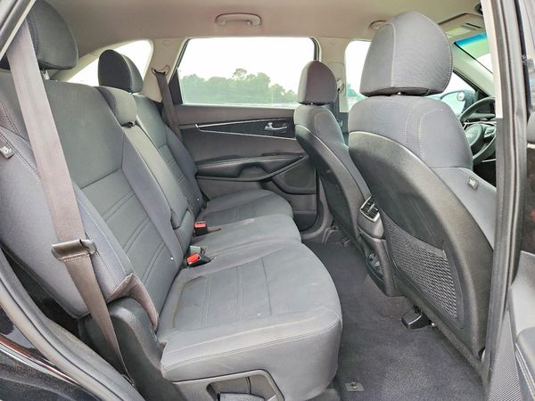 2018 KIA SORENTO L, LX