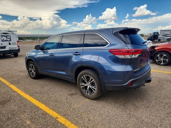 2019 TOYOTA HIGHLANDER LE/LE Plus