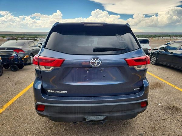 2019 TOYOTA HIGHLANDER LE/LE Plus