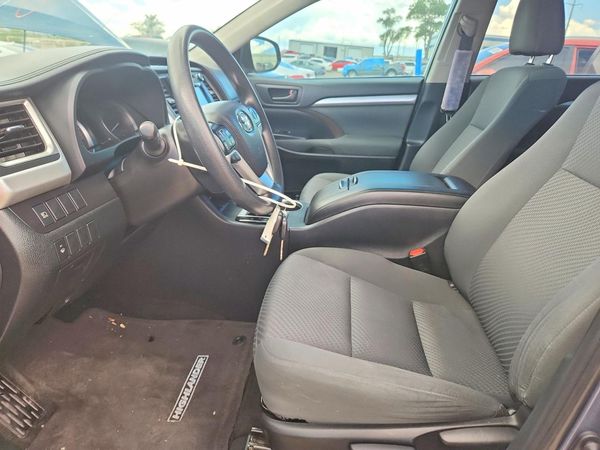 2019 TOYOTA HIGHLANDER LE/LE Plus