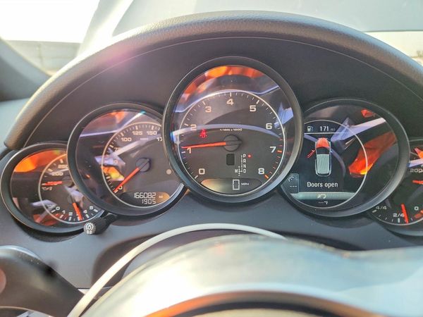 2018 PORSCHE CAYENNE Base / Platinum Edition