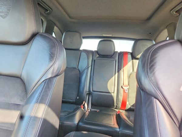 2018 PORSCHE CAYENNE Base / Platinum Edition