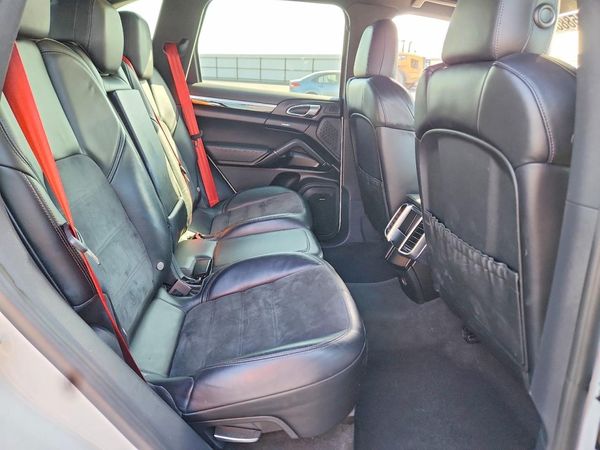 2018 PORSCHE CAYENNE Base / Platinum Edition