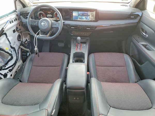 2025 NISSAN KICKS