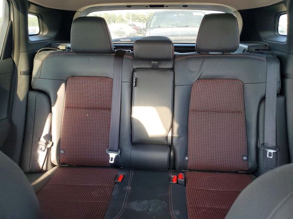 2025 NISSAN KICKS
