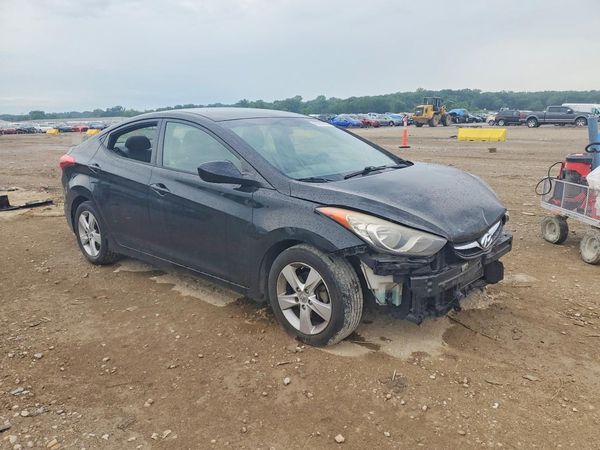 2013 HYUNDAI ELANTRA