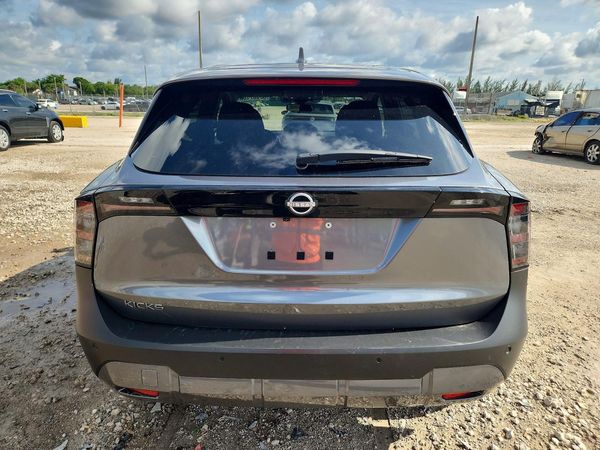 2025 NISSAN KICKS SV