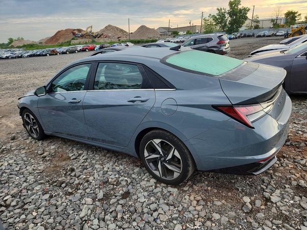 2022 HYUNDAI ELANTRA