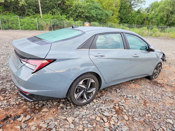 2022 HYUNDAI ELANTRA