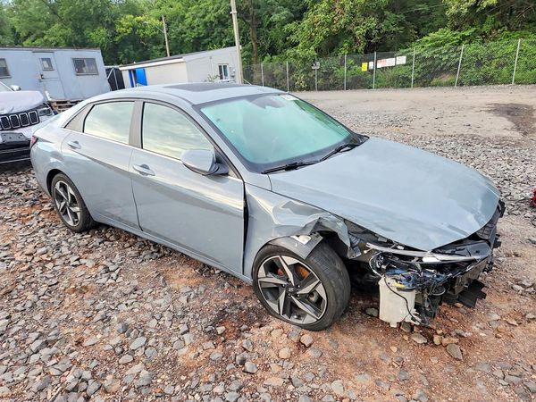 2022 HYUNDAI ELANTRA