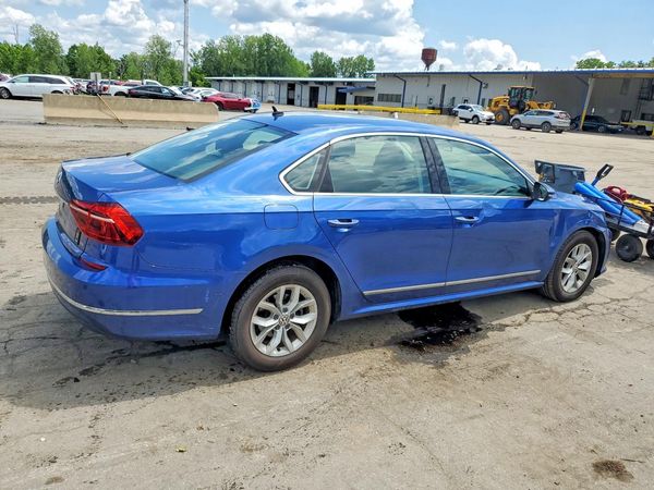 2017 VOLKSWAGEN PASSAT