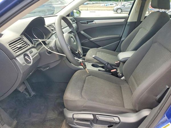 2017 VOLKSWAGEN PASSAT