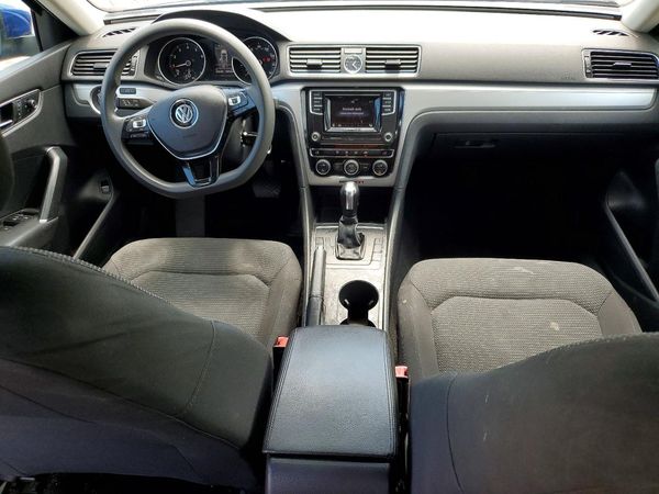 2017 VOLKSWAGEN PASSAT