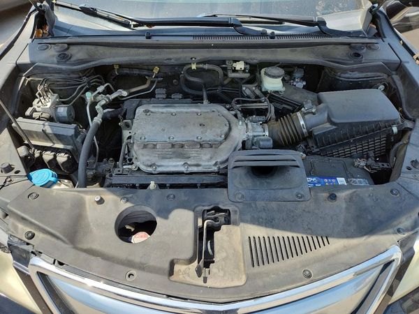 2013 ACURA RDX Technology Package — Engine bay