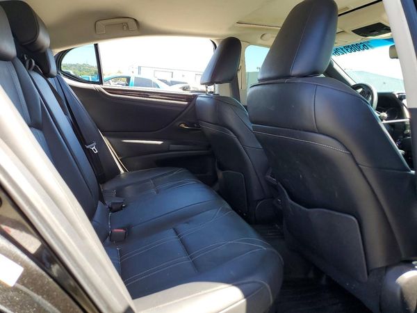 2019 LEXUS ES 300h
