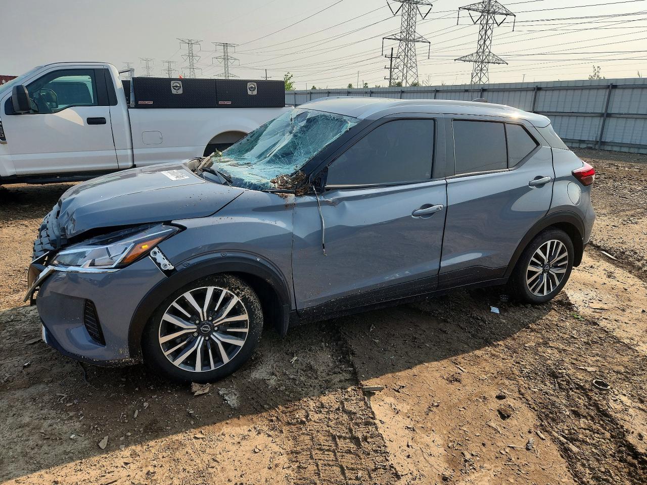 2023 NISSAN KICKS