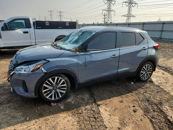 2023 NISSAN KICKS