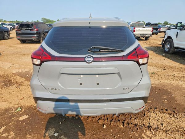 2023 NISSAN KICKS