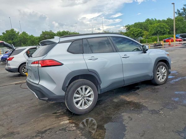 2022 TOYOTA COROLLA CROSS LE