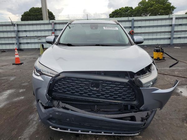 2022 TOYOTA COROLLA CROSS LE