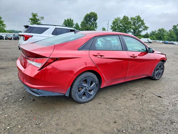 2022 HYUNDAI ELANTRA SEL