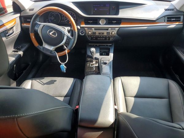 2013 LEXUS ES 300h