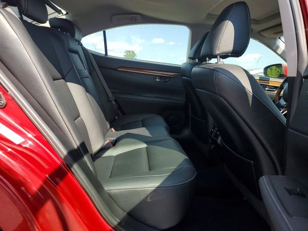 2013 LEXUS ES 300h